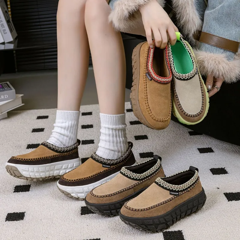 2024 Diseñador Autumn Autumn New Tire Breat Bread Pastel de esponja de estilo para mujeres