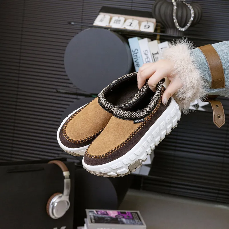 2024 Diseñador Autumn Autumn New Tire Breat Bread Pastel de esponja de estilo para mujeres