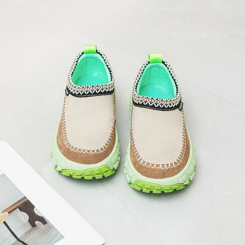 2024 Diseñador Autumn Autumn New Tire Breat Bread Pastel de esponja de estilo para mujeres