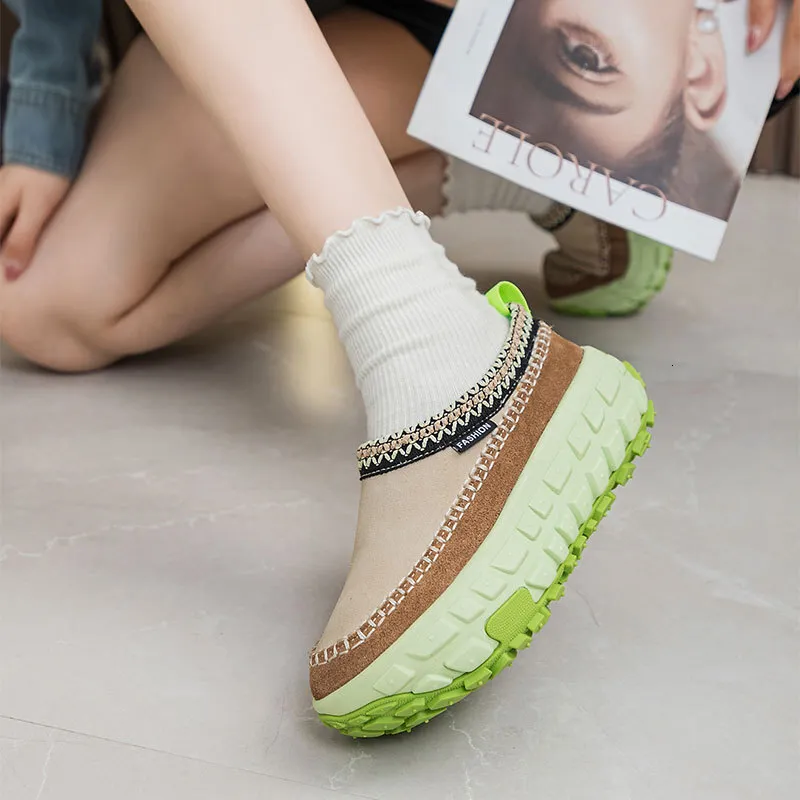 2024 Diseñador Autumn Autumn New Tire Breat Bread Pastel de esponja de estilo para mujeres