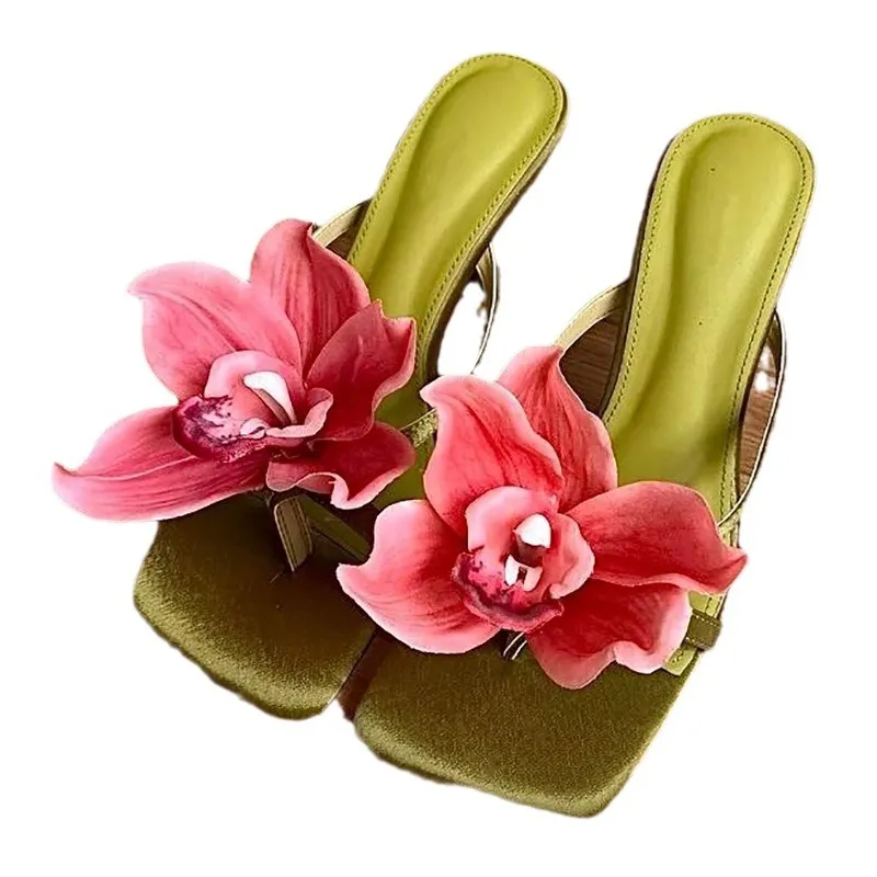 2024 Summer Nuevo estilo Talón fino Pinch Pell Plip Sala Flower Small Flower Tisos altos para mujeres