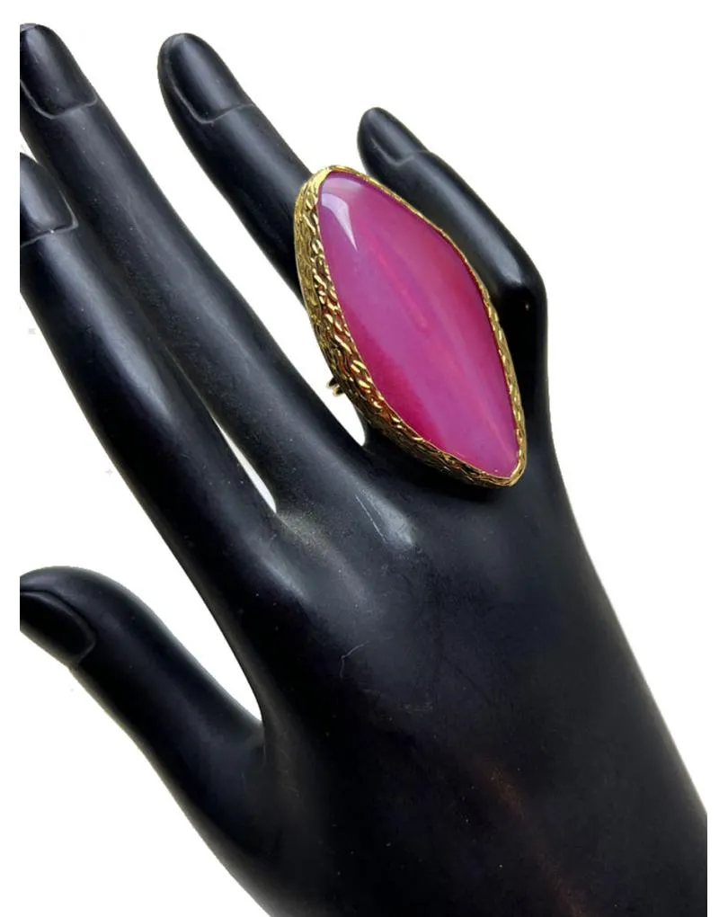 ANILLOS FUCSIAS GRANDES CON PIEDRA DE CORTE IRREGULAR