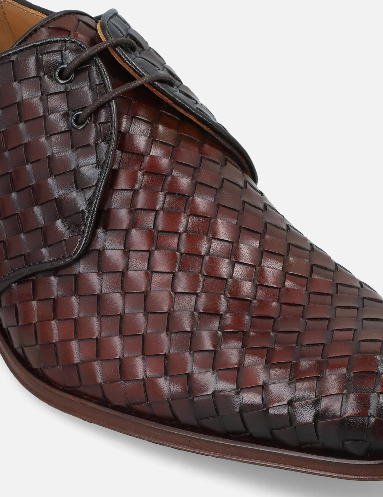 Blucher en piel napa tejida color caoba