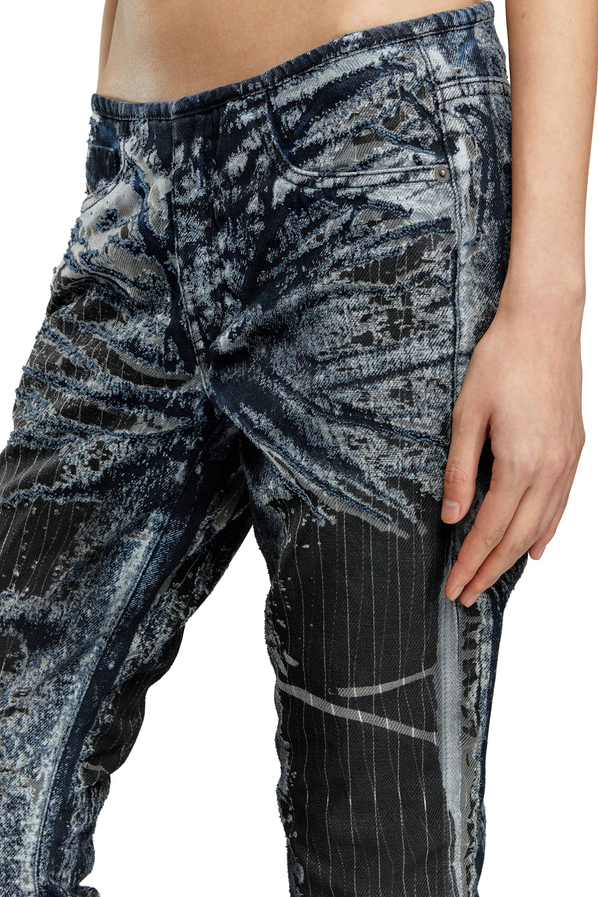 BOOTCUT JEANS DSHARK 068MU