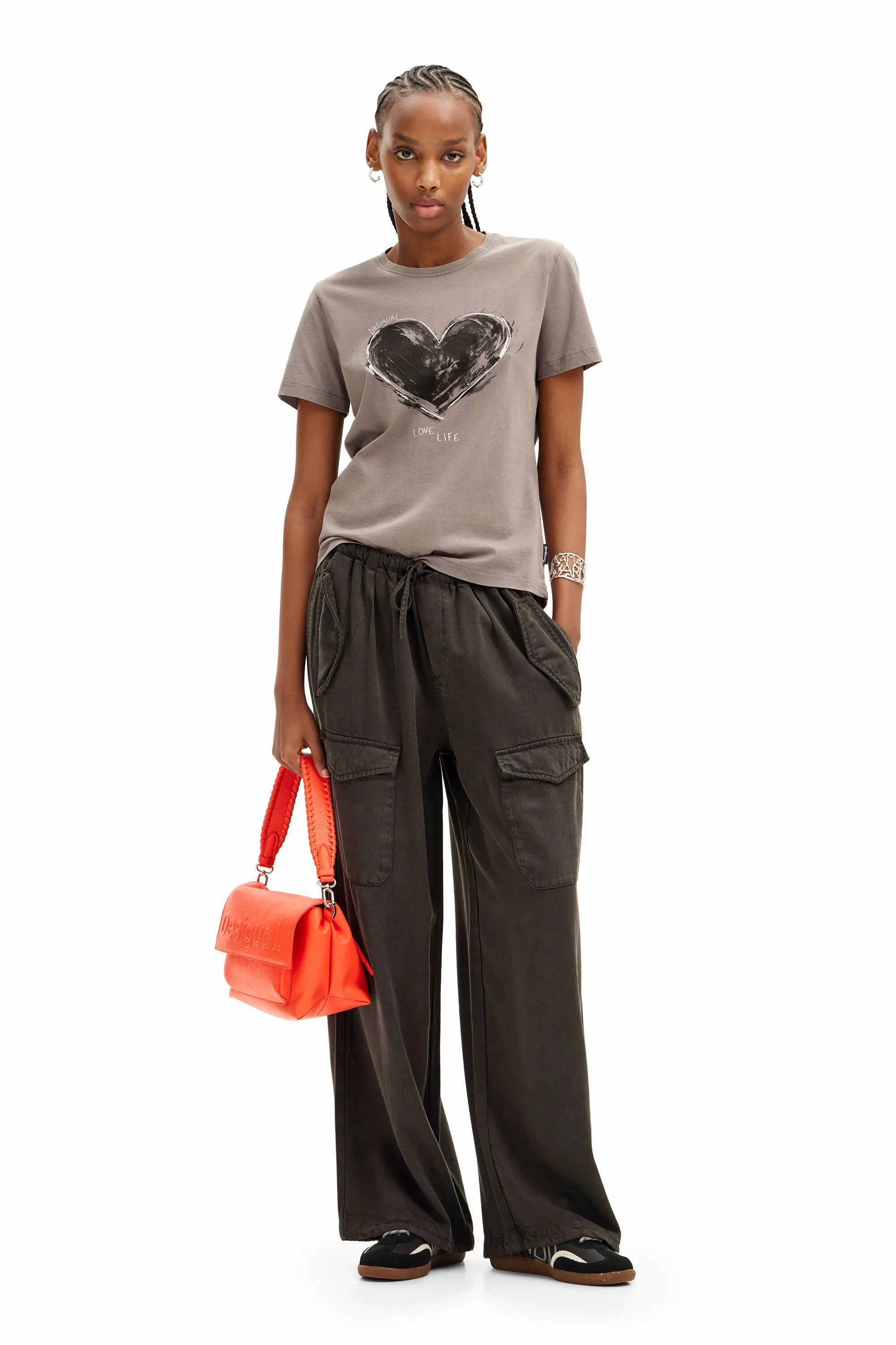 Camiseta básica corazón