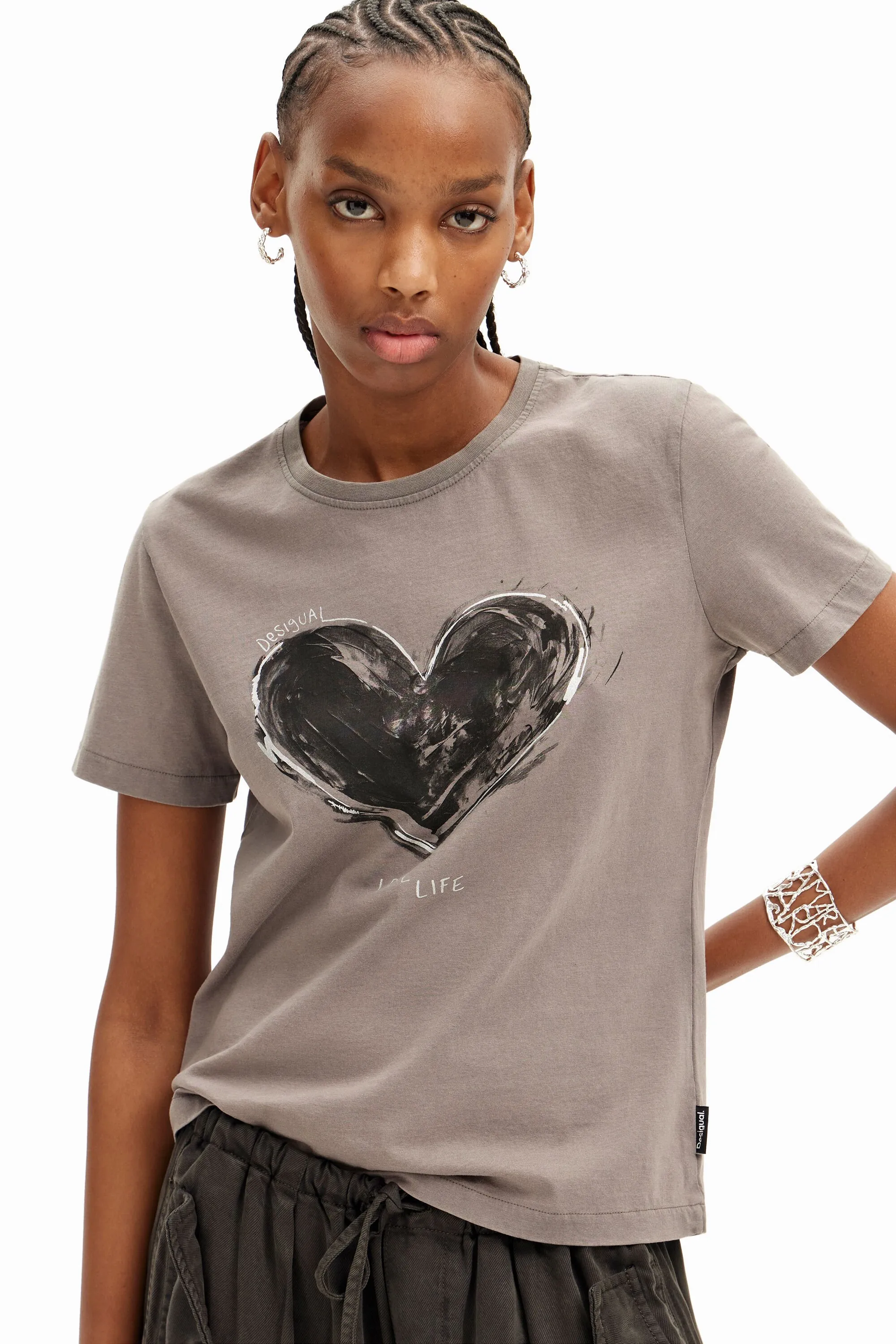 Camiseta básica corazón