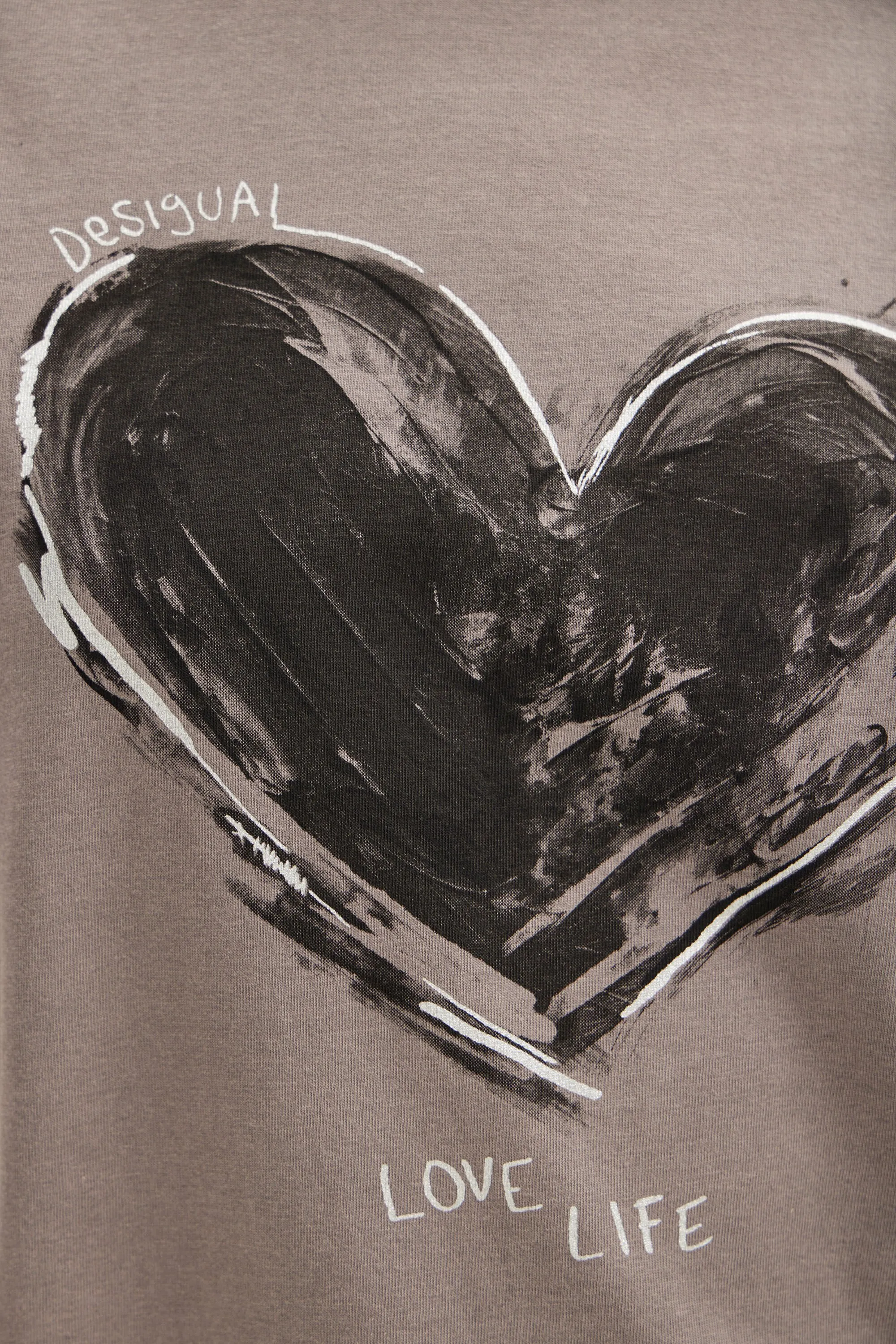 Camiseta básica corazón