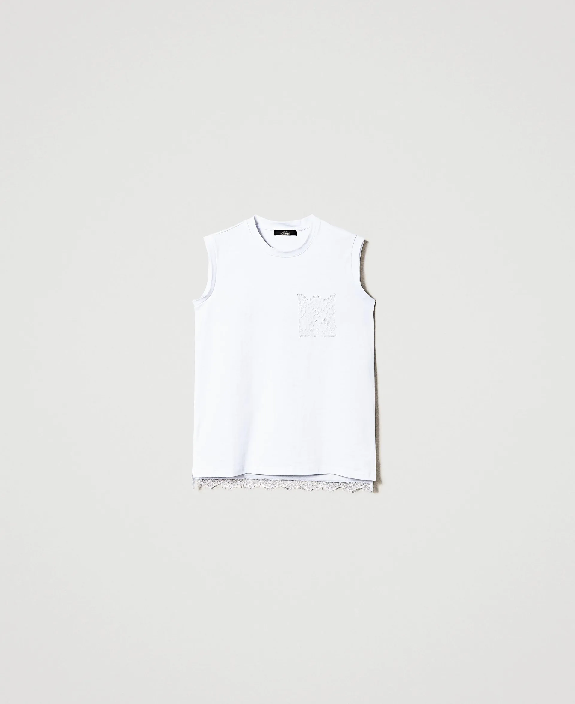 Camiseta estándar con encaje