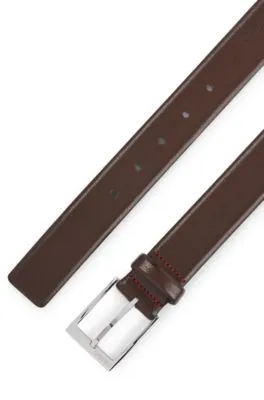 Cinturón de piel granulada con hebilla plateada pulida con detalle de logo 