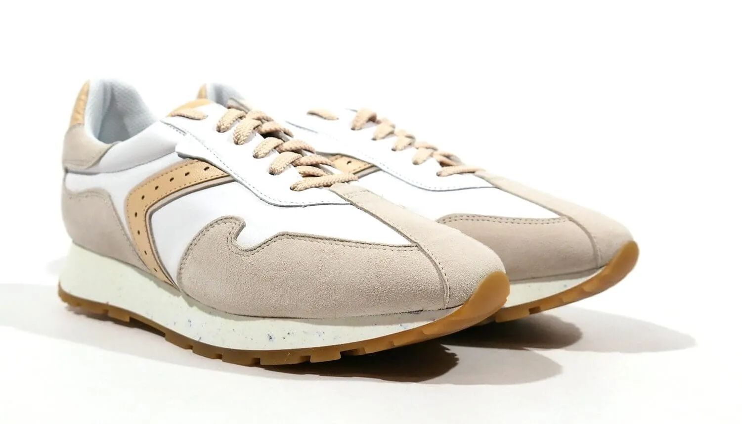 Deportivos combinados estilo retro para mujer