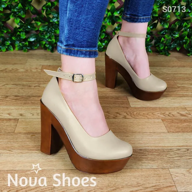 Estilo clásico totalmente cerrado. Disponible en varios colores. Facil de combinar