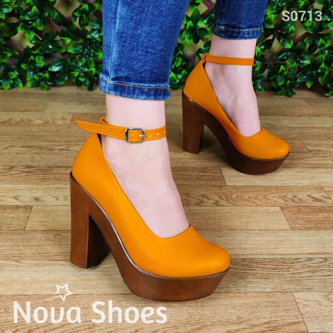 Estilo clásico totalmente cerrado. Disponible en varios colores. Facil de combinar