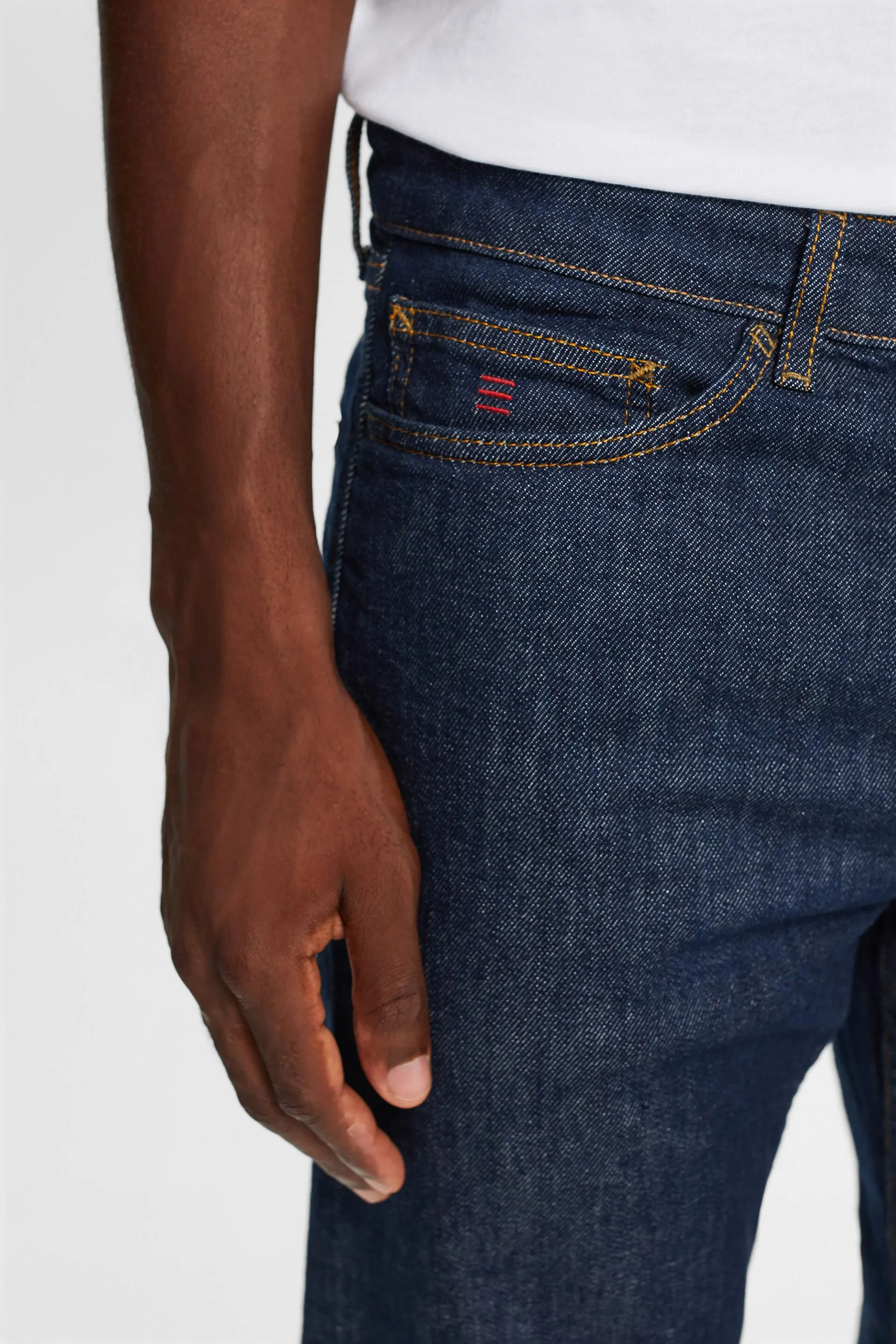 JEANS MIDRISE STRAIGHT FIT