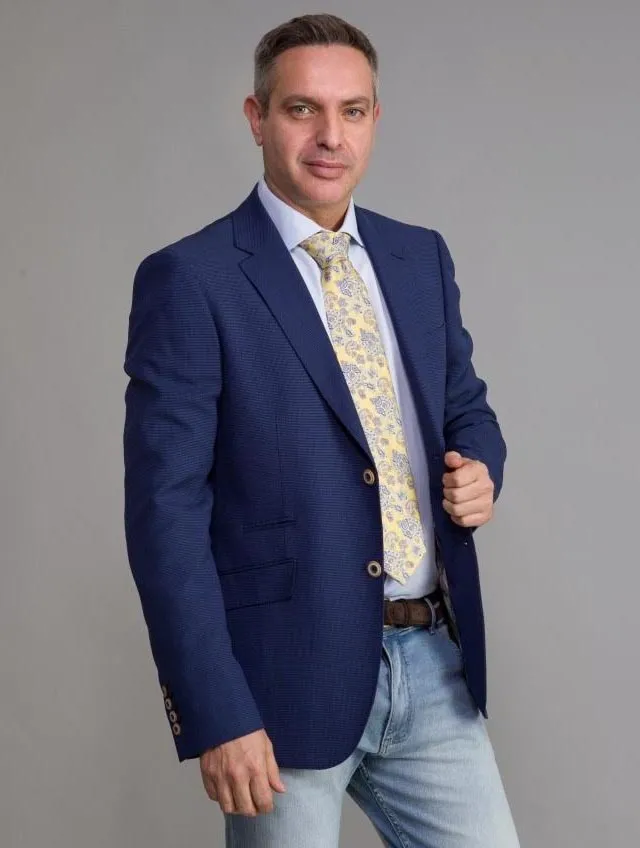 Lino clemente – Americana azulón modelo rota