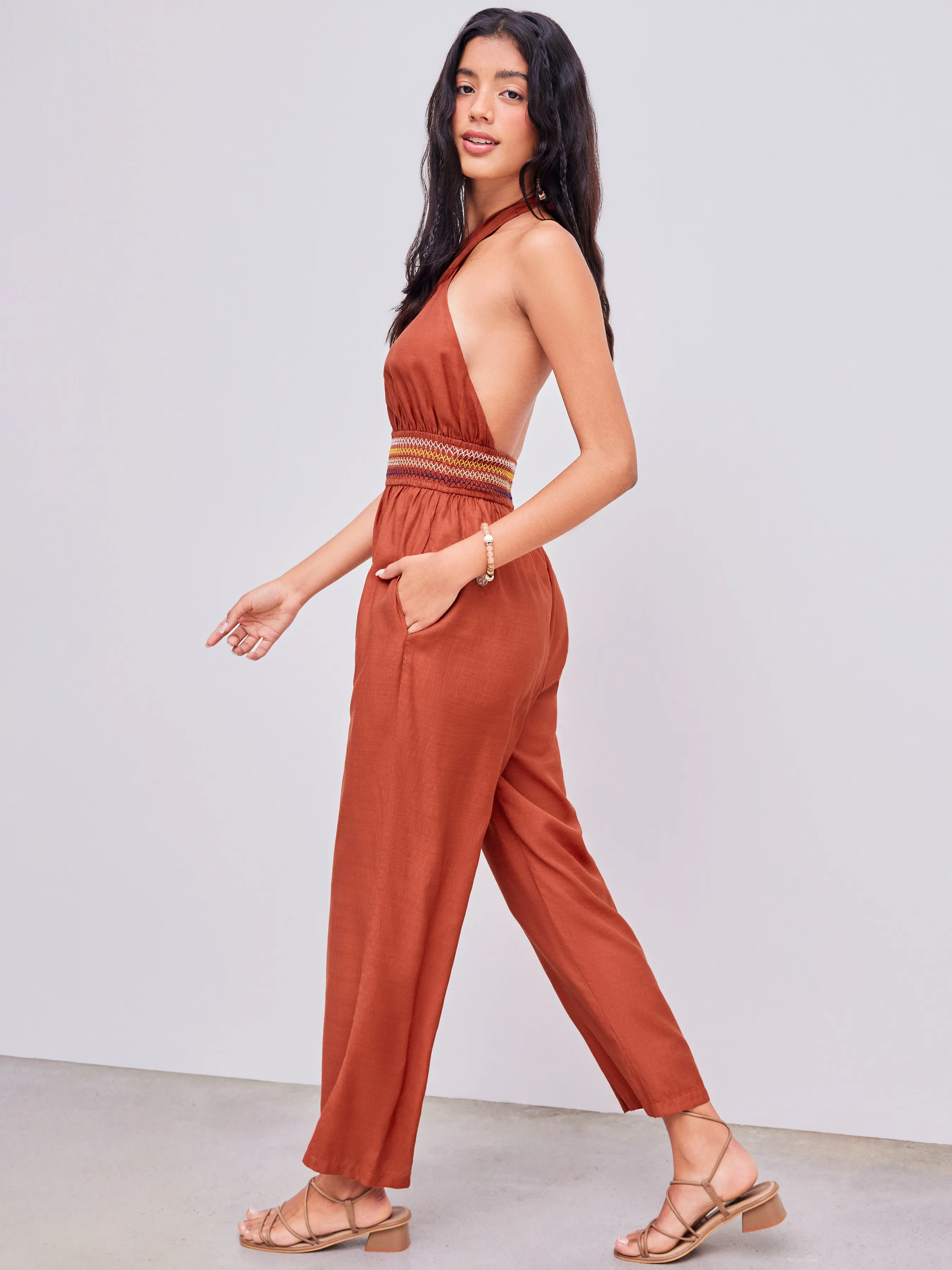 Mono Halter de Color con Costuras y Espalda Descubierta
