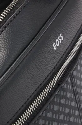 Neceser de piel sintética con estampado de monograma en el bolsillo frontal