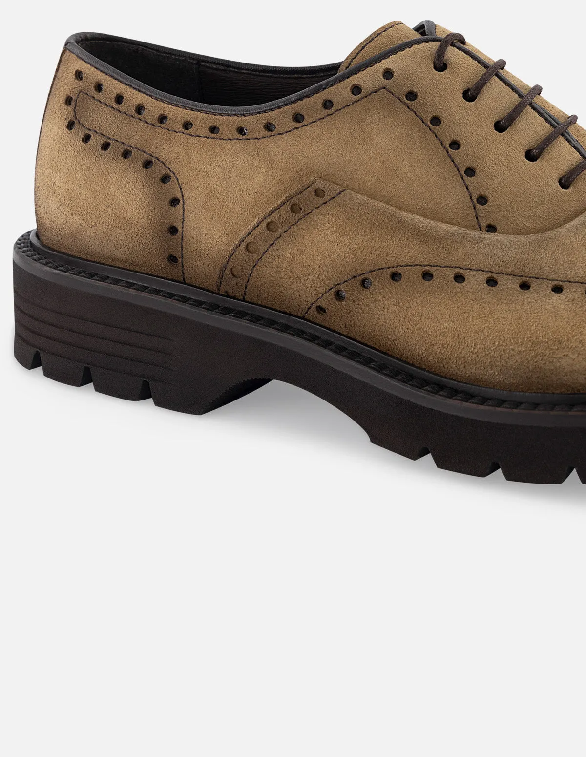 Oxford en piel ante color beige oscurecida con aerógrafo para hombre
