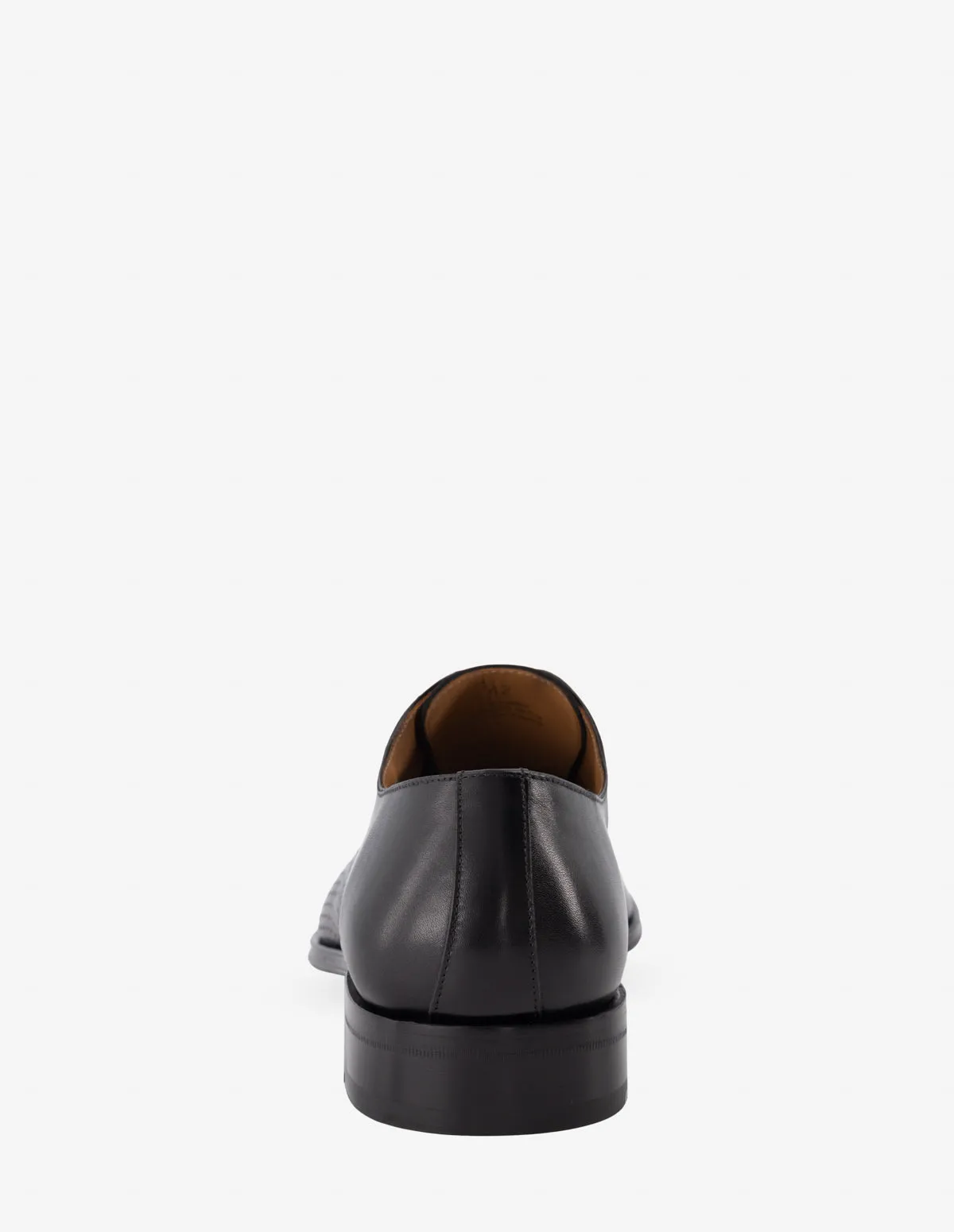 Oxford en piel color cuero con picado para hombre