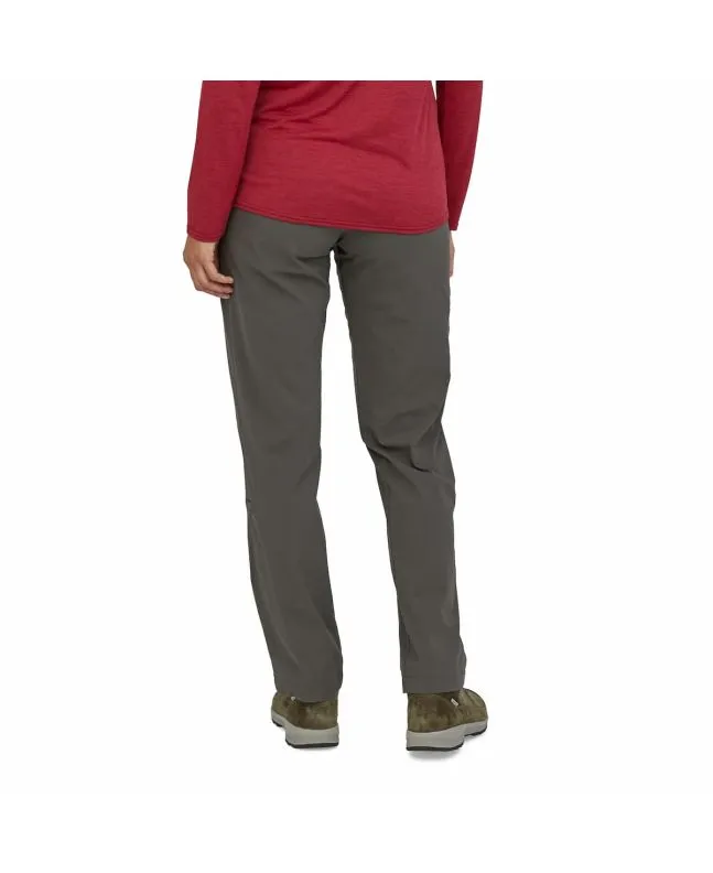 Pantalón de senderismo Patagonia W's Quandary Regular Gris