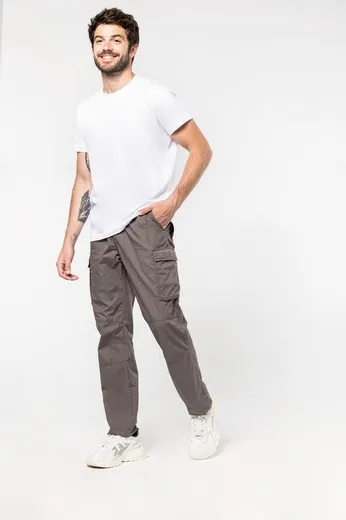Pantalón ligero multibolsillos para hombre