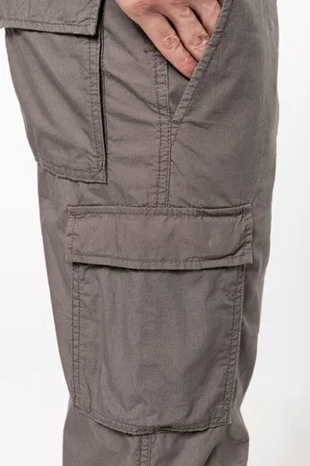 Pantalón ligero multibolsillos para hombre