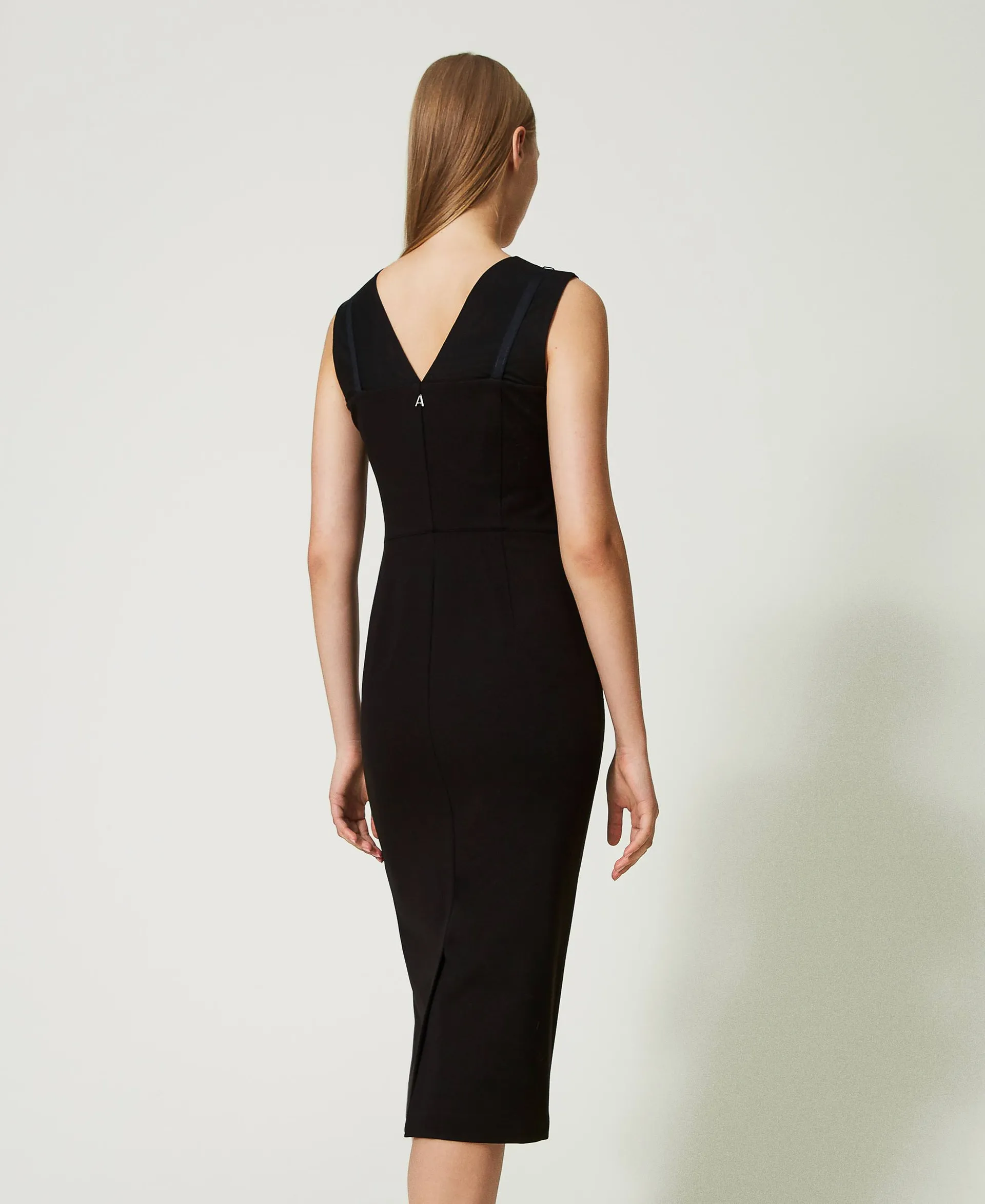 Robe midi avec broderie réalisée à la main