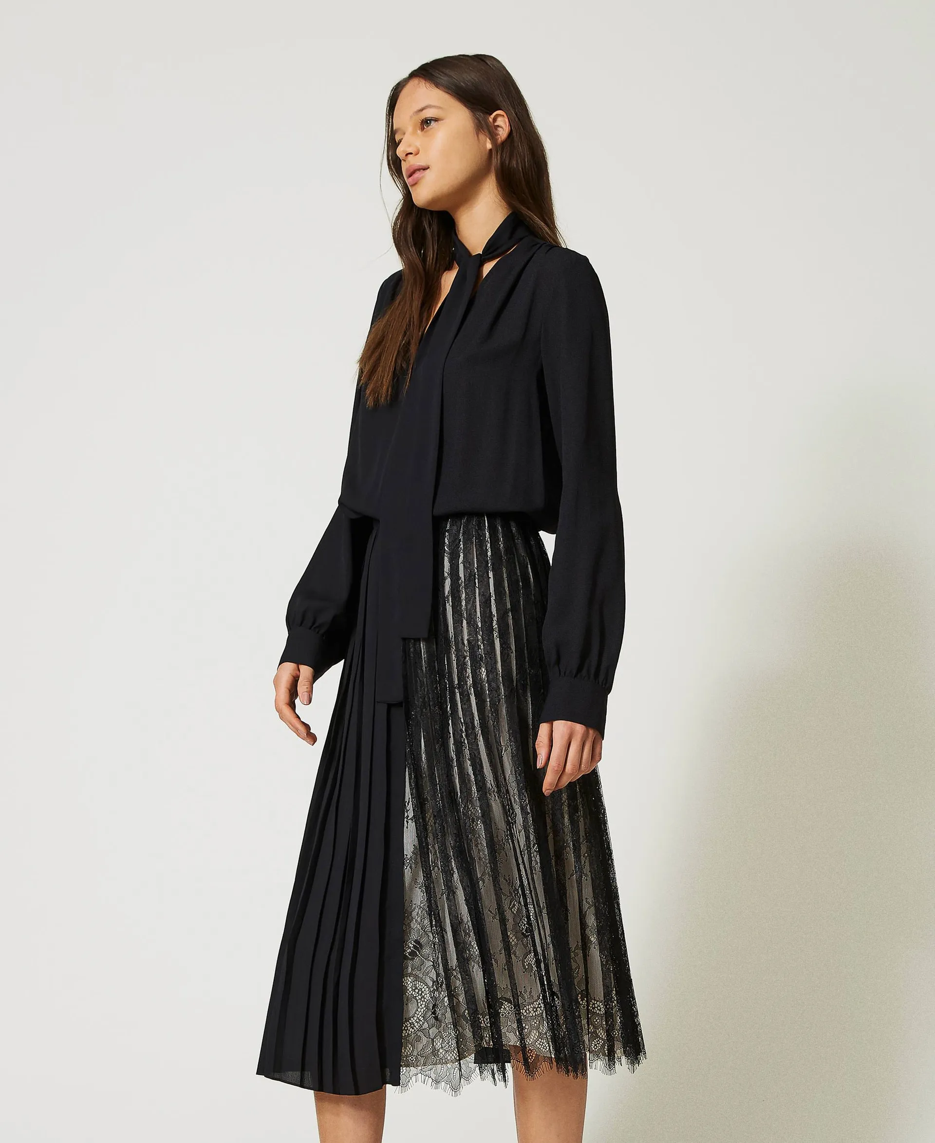Robe midi en crêpe georgette et dentelle