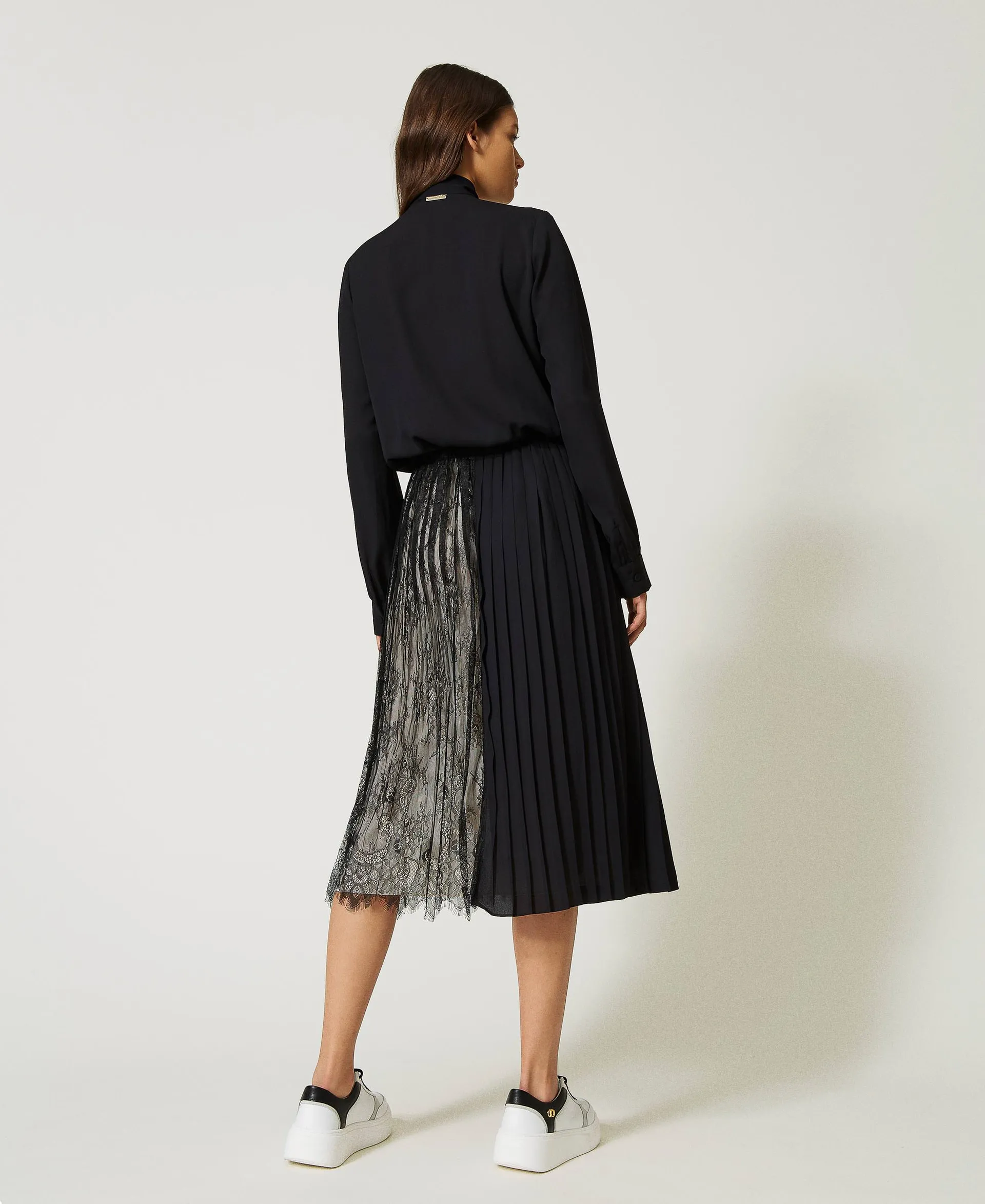 Robe midi en crêpe georgette et dentelle
