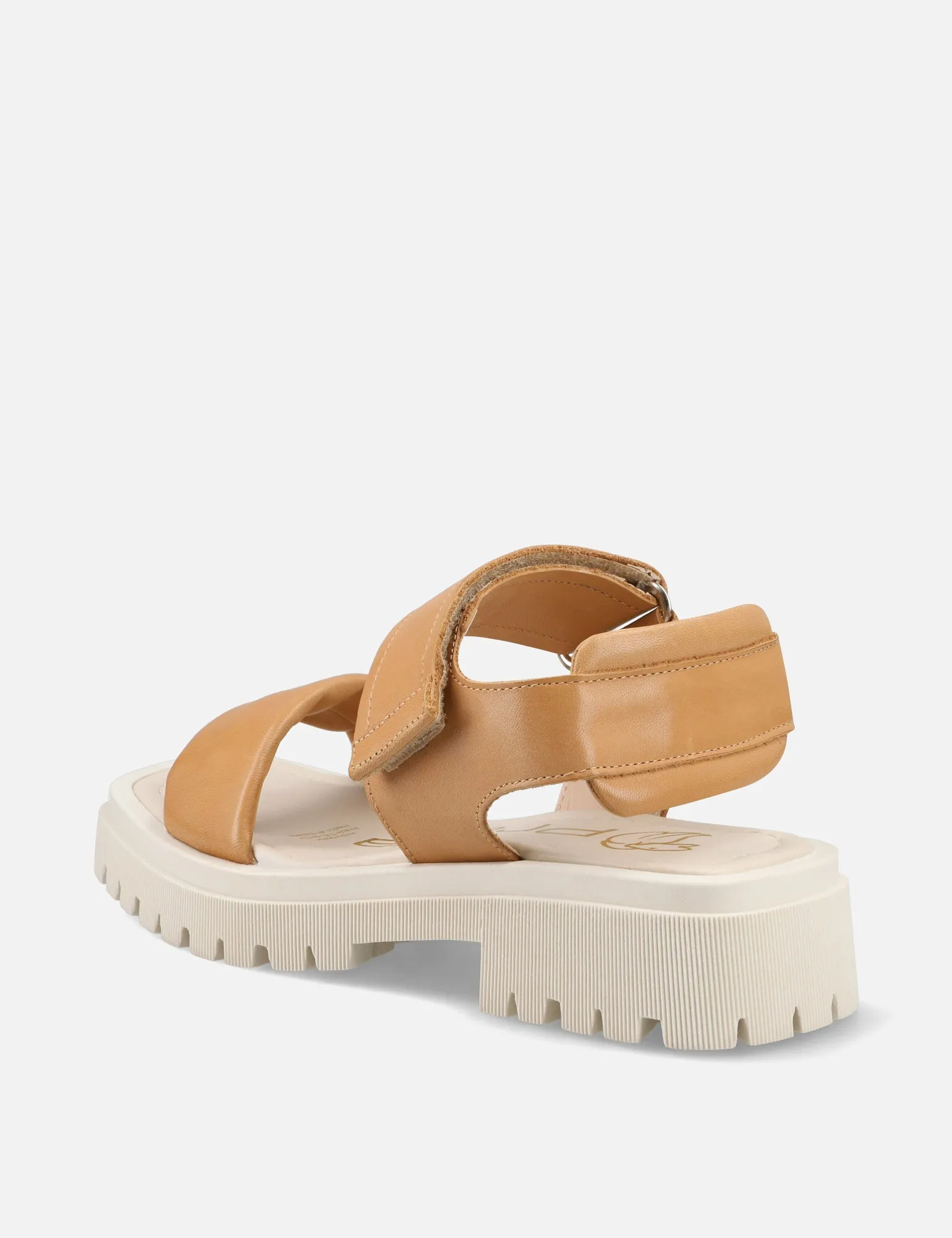 Sandalia flat doble tira en piel napa color cuero