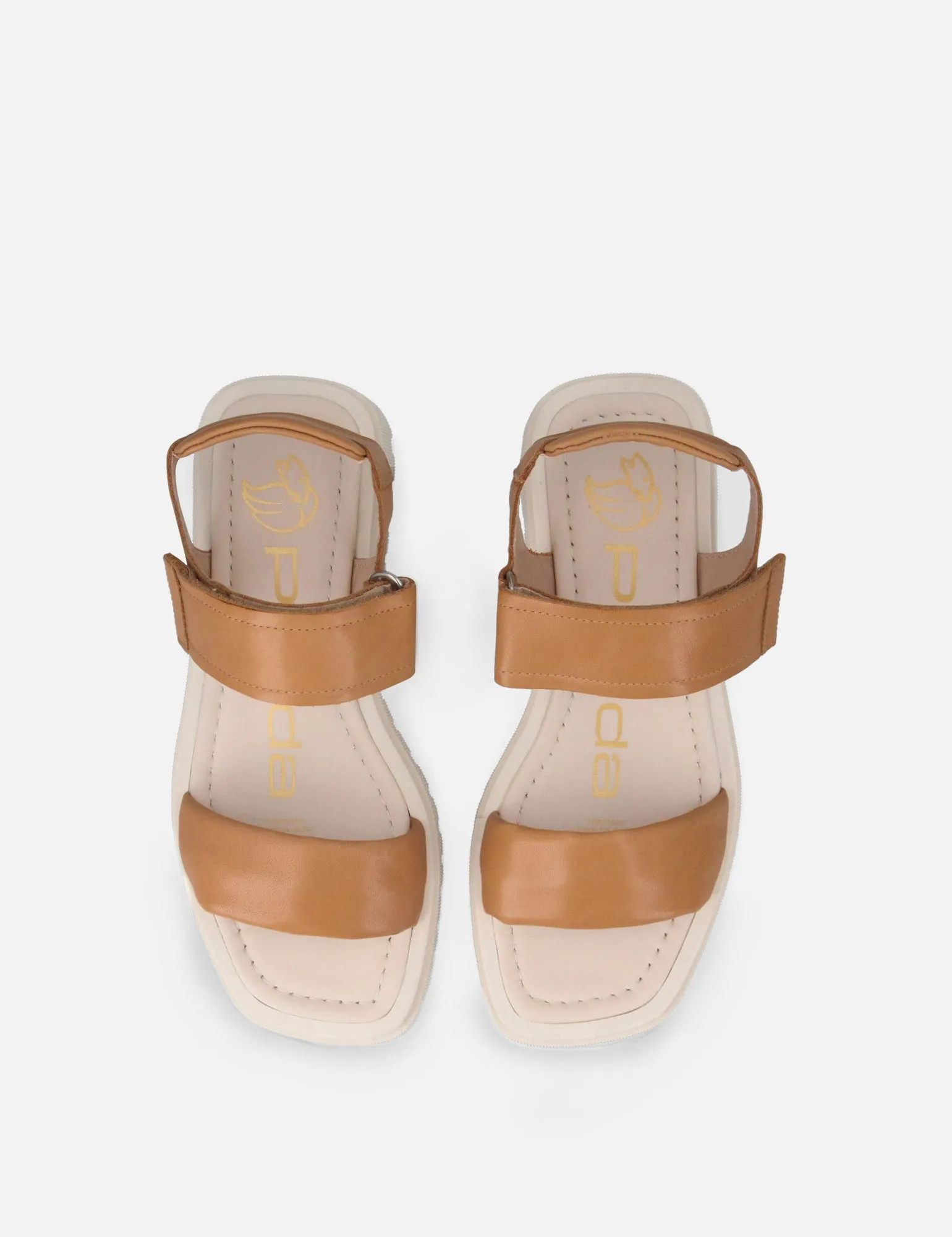 Sandalia flat doble tira en piel napa color cuero