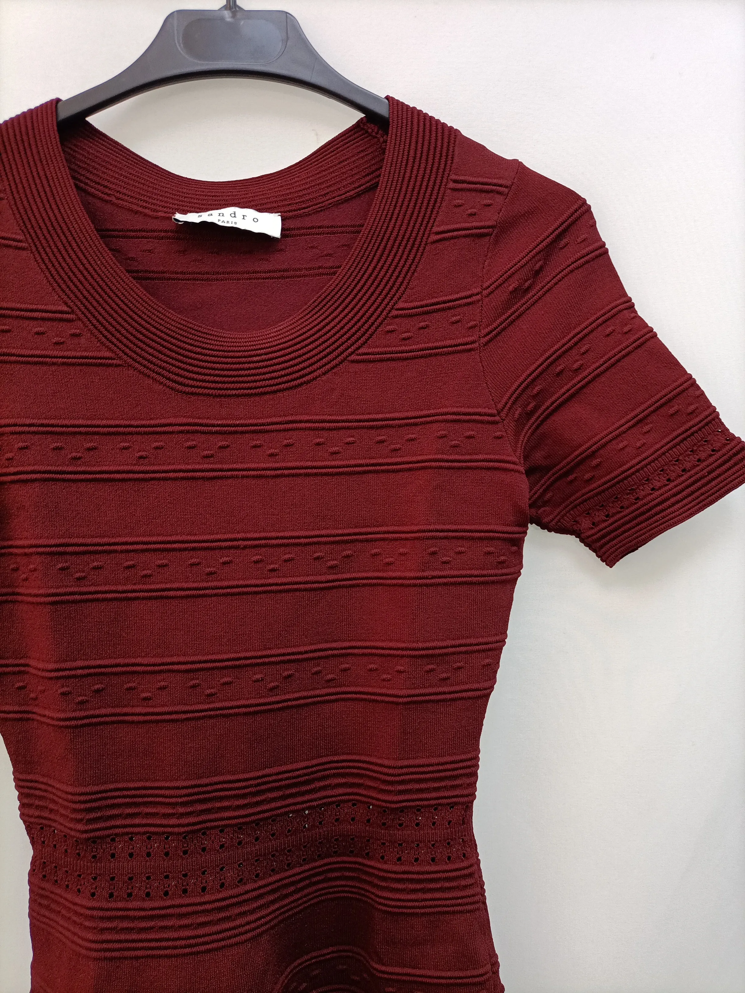 SANDRO.Vestido punto burdeos T.S