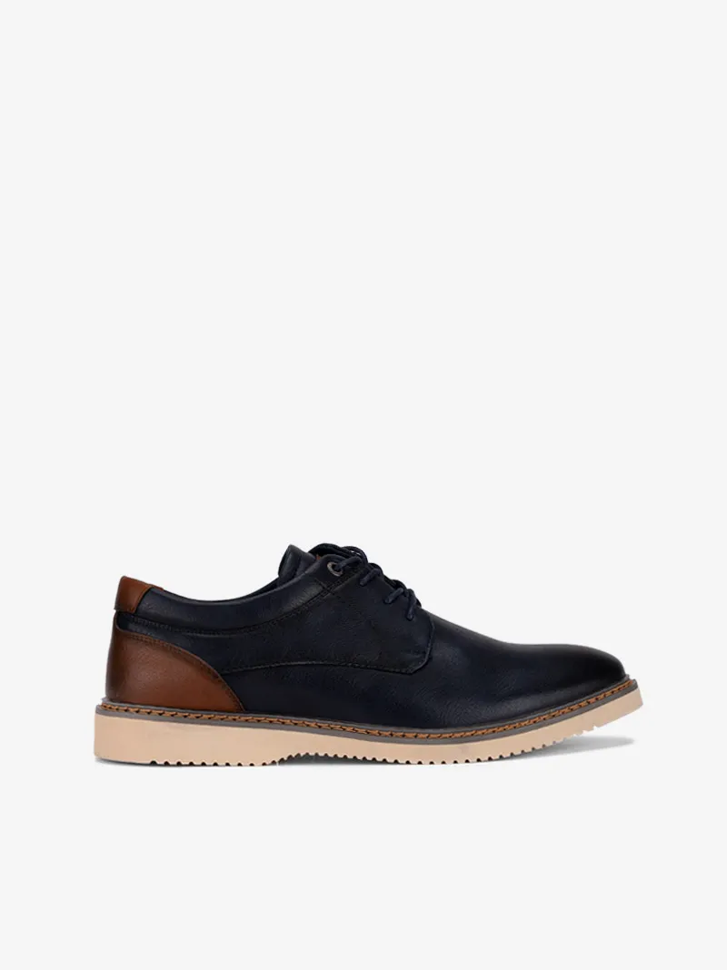 SAPATO ESTILO DERBY DE ATACADOR COM SOLA CONTRASTE