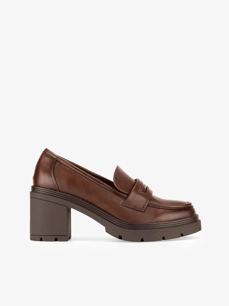 SAPATO LOAFER DE TACÃO ESTILO MOCASSIN COM SOLA DE RASTO