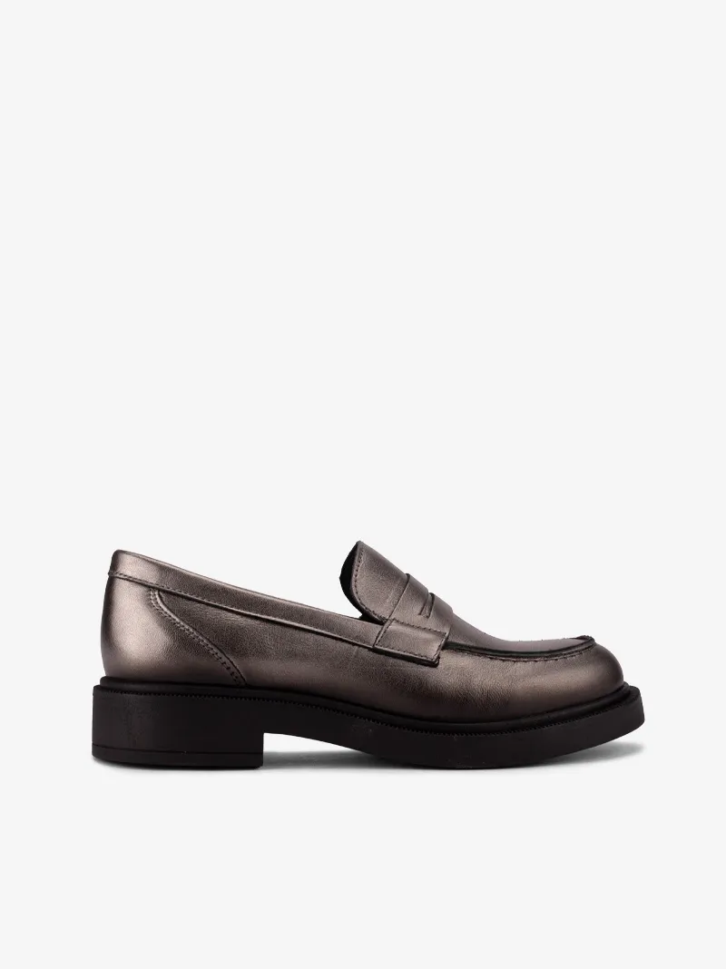 SAPATO LOAFER ESTILO MOCASSIN EM VERNIZ ESTAMPADO