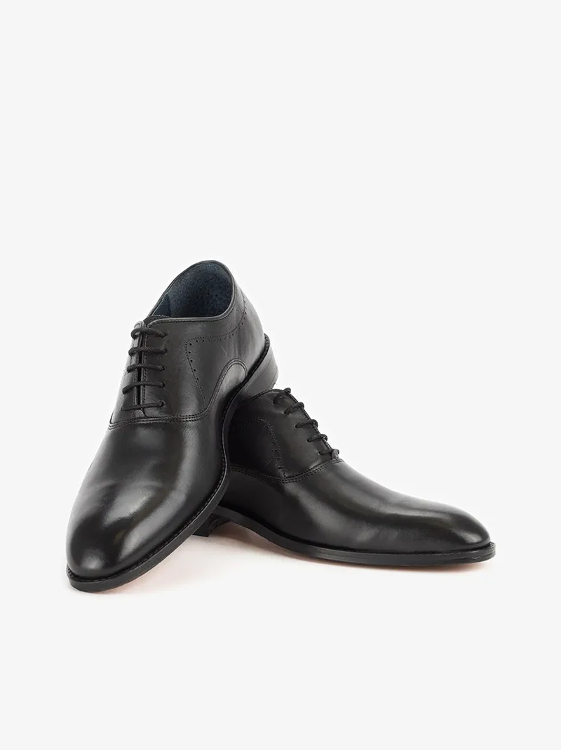 SAPATO OXFORD ESTILO CLÁSSICO EM PELE DE ATACADOR