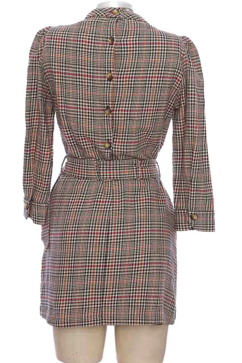 VESTIDO / ENTERIZO COLOR BEIGE  ZARA