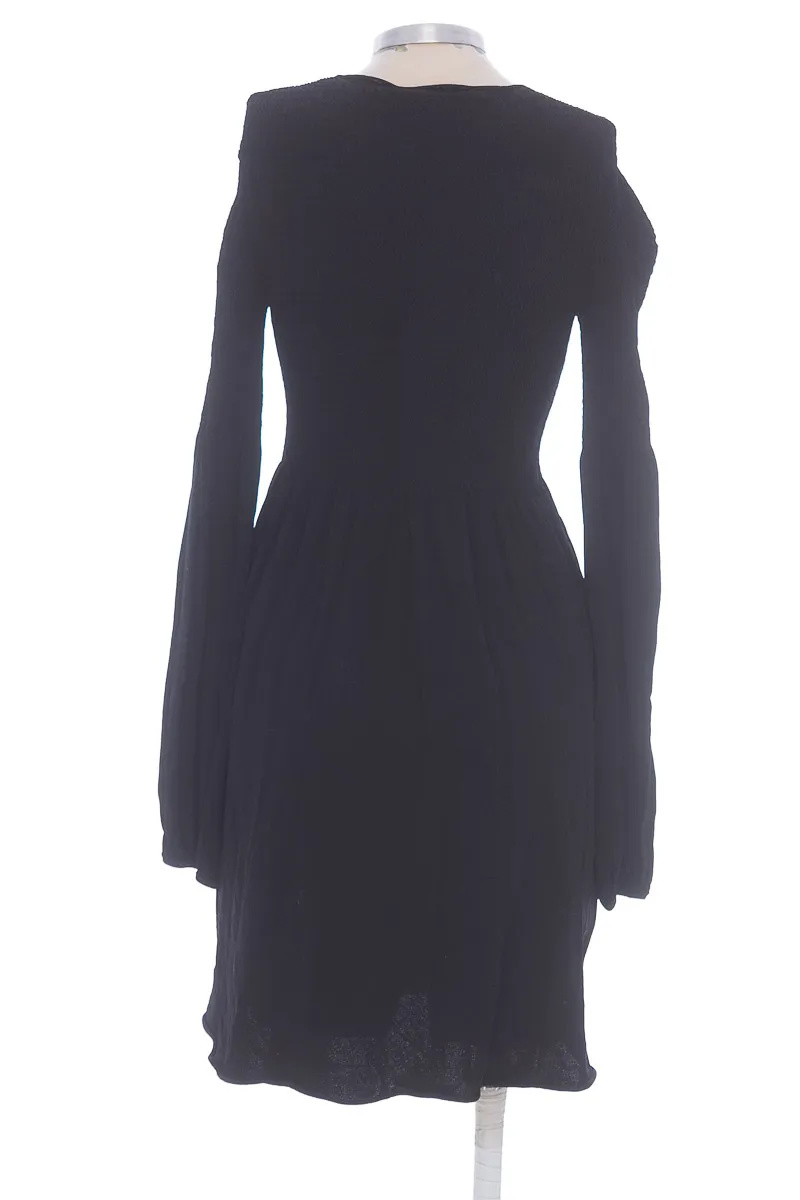 VESTIDO / ENTERIZO COLOR NEGRO  ZARA