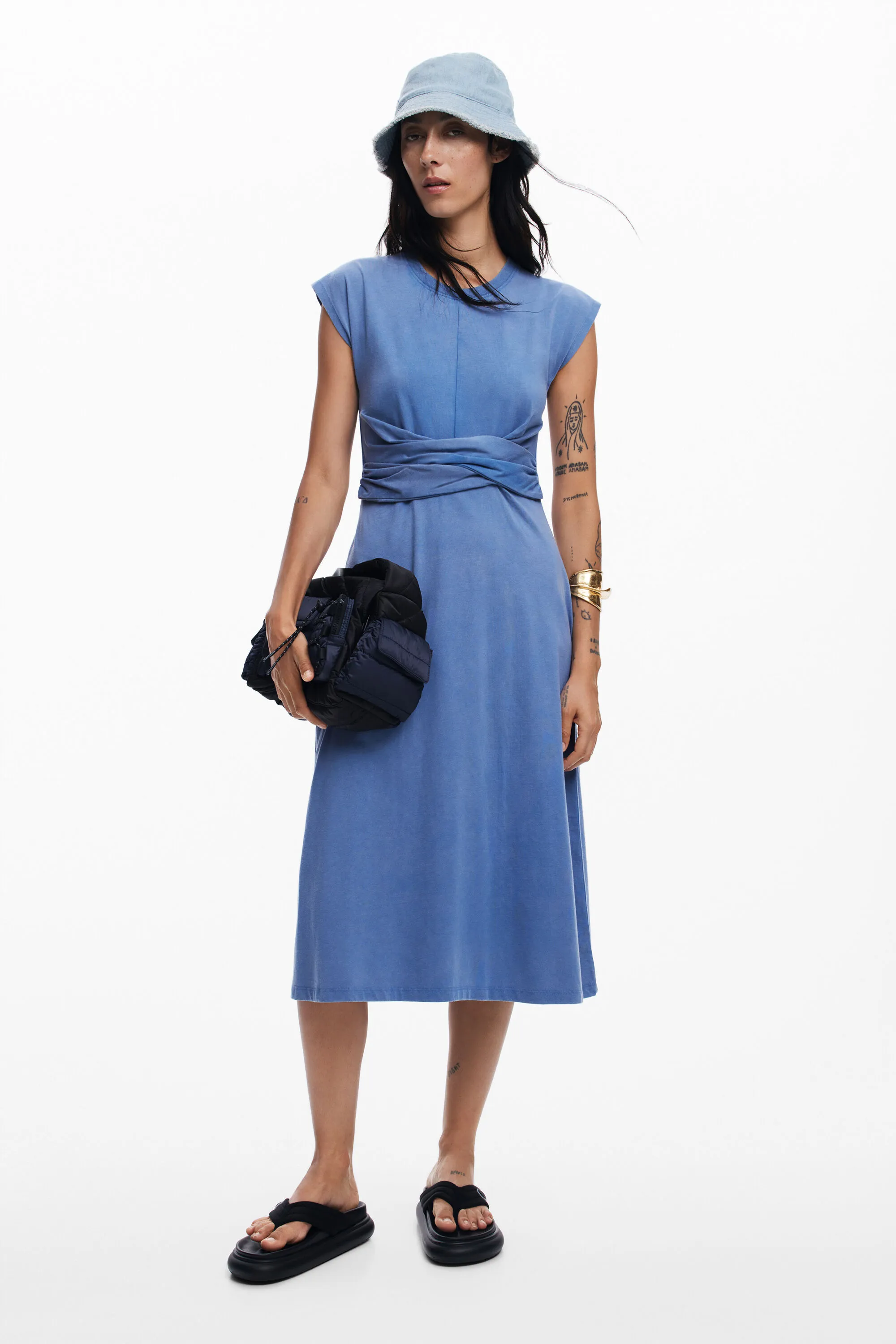 Vestit midi arrugat