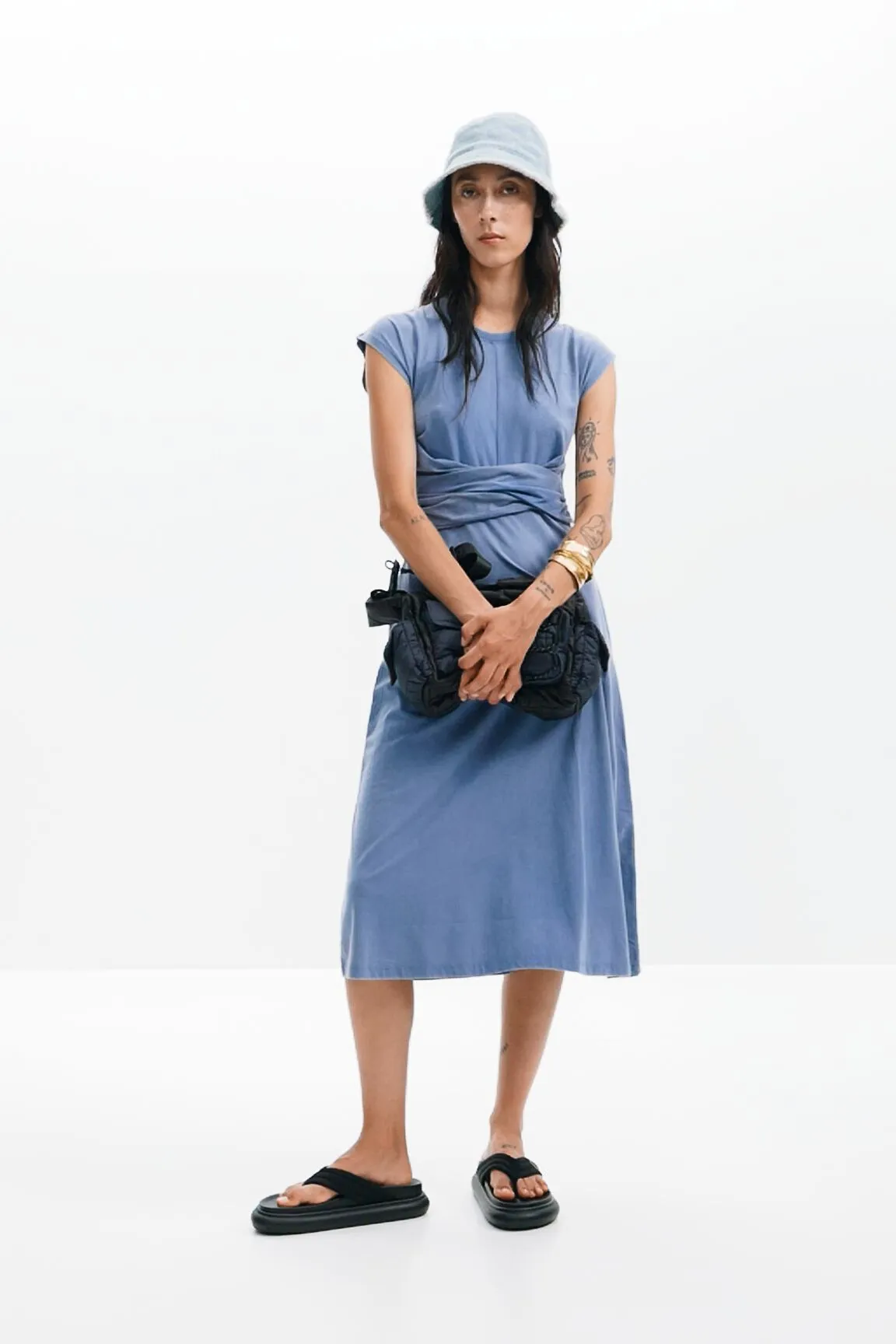 Vestit midi arrugat
