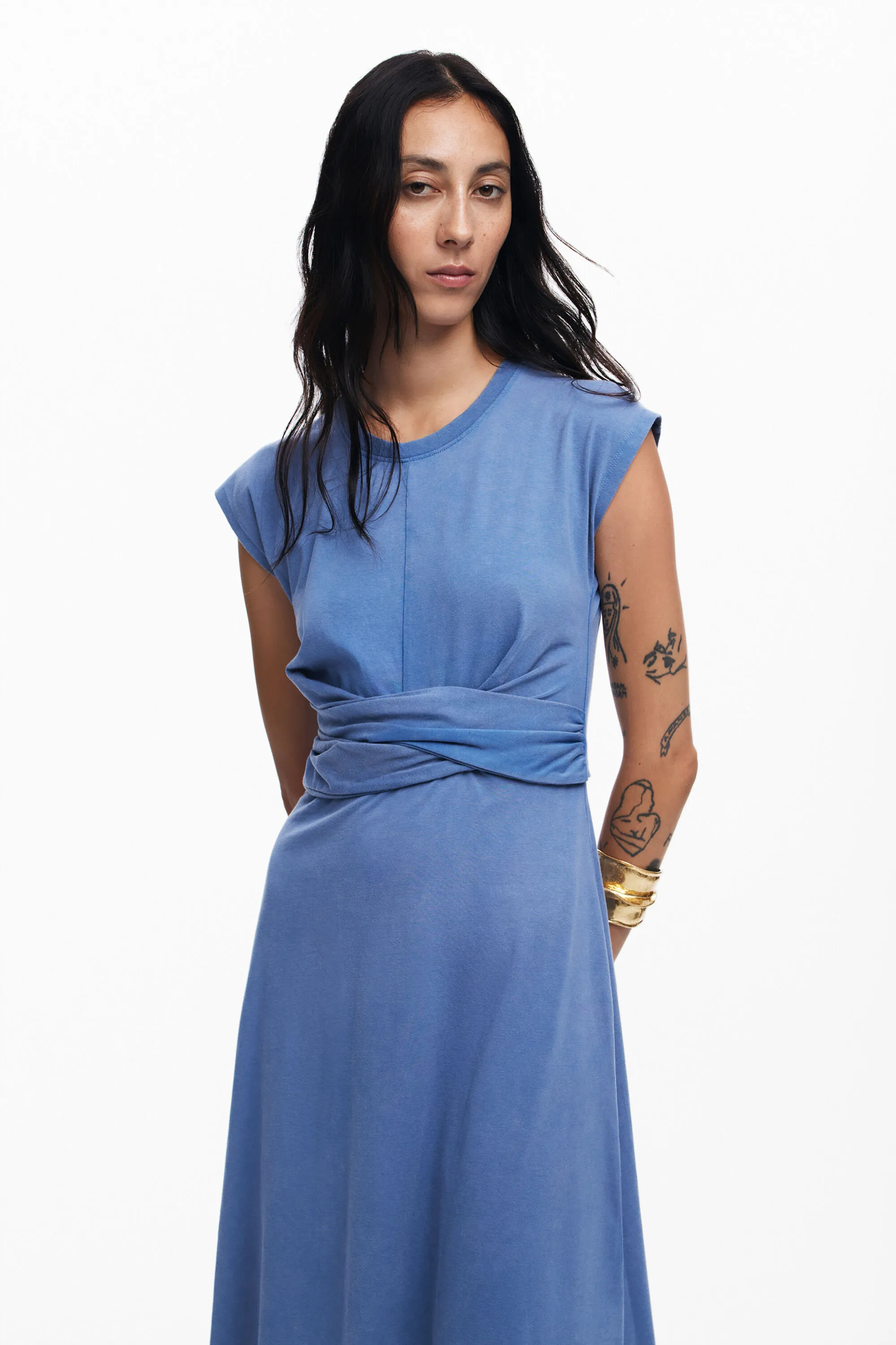 Vestit midi arrugat