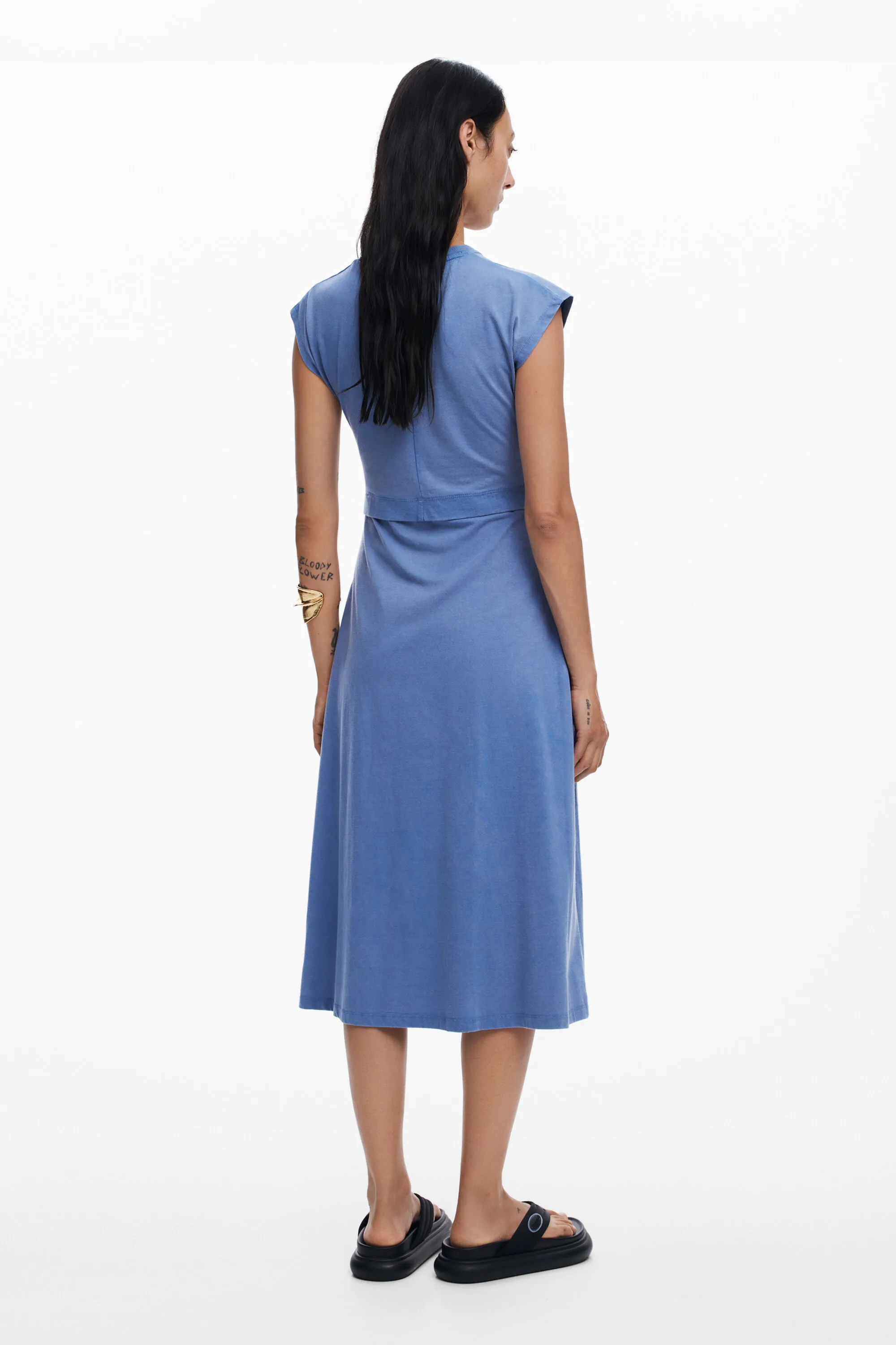 Vestit midi arrugat